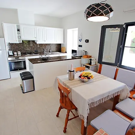 Relaxa - Modern With Private Pool & Sea Views In Villa *
