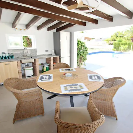 Villa Relaxa - Modern With Private Pool & Sea Views In *
