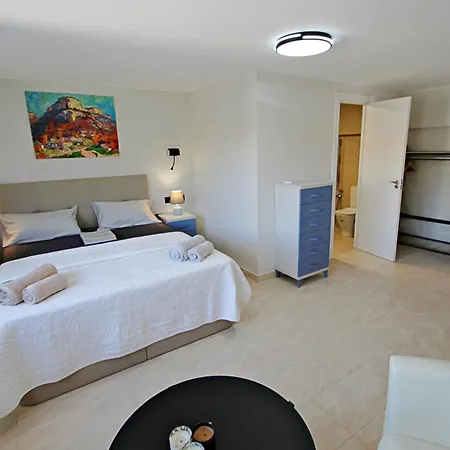 Relaxa - Modern With Private Pool & Sea Views In *