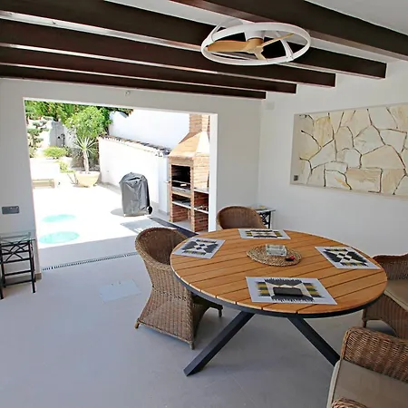Villa Relaxa - Modern With Private Pool & Sea Views In