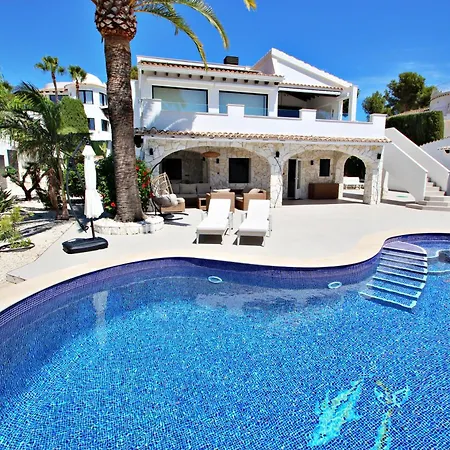 Relaxa - Modern With Private Pool & Sea Views In